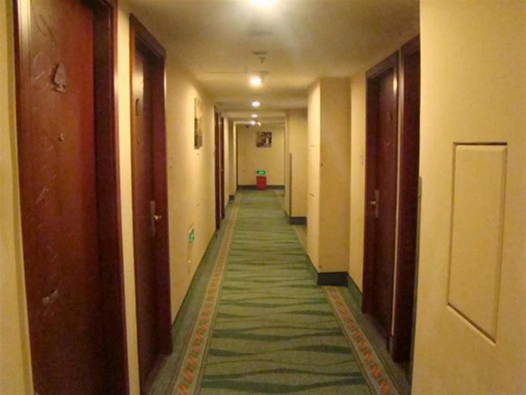 Greentree Inn Shanghai Hongqiao Airport Apartment Hotel מראה חיצוני תמונה